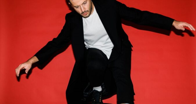 NEW SINGLE : SYML announces new EP ‘DIM’ out April 16th, new single ‘Stay Close’ out now