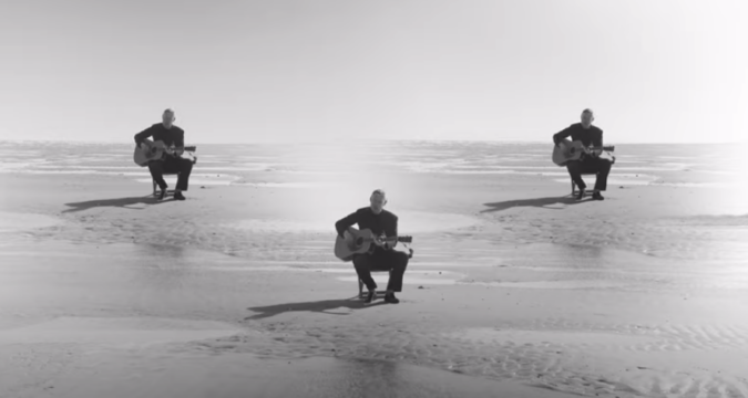 NEW SINGLE : David Gray | releases official video for ‘Accumulates’