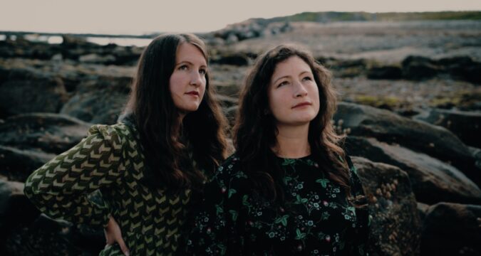 NEW ALBUM : THE UNTHANKS announce new autumn 2022 UK tour + band’s first full ensemble studio LP in seven years, ‘SORROWS AWAY’, out 14th October