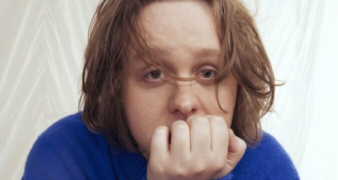 MUSIC NEWS : Lewis Capaldi claims 4th UK Number 1 Single with Pointless. Sold out Arena Tour starts tomorrow.