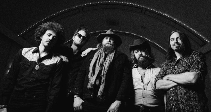 NEW SINGLE : Robert Jon & The Wreck announce new album “Ride Into The Light” and new single “West Coast Eyes”