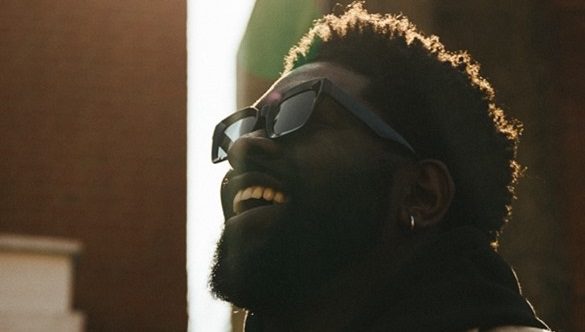 NEW SINGLE : JAKE ISAAC SHARES THE NEW SINGLE ‘BLACK OR WHITE’