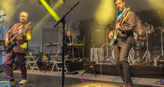 CONCERT REVIEW : SQUEEZE KELVINGROVE BANDSTAND, GLASGOW 1st AUGUST 2023