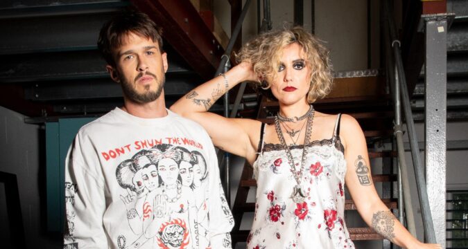 NEW SINGLE : North London alt-rock duo Blue Violet have released their new single Barefoot On The Seine taken from their forthcoming album Faux Animaux