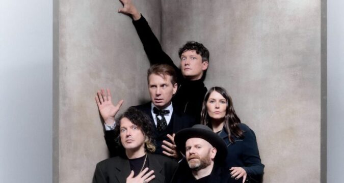 NEW SINGLE : FRANZ FERDINAND – share video for new track, ‘Night Or Day’.