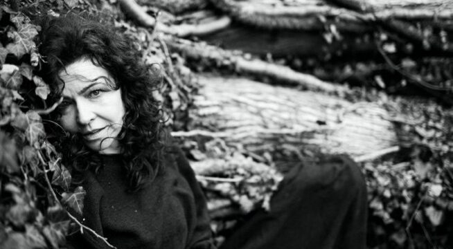 NEW SINGLE : Acclaimed English singer-songwriter POLLY PAULUSMA releases new single ‘MARY LOUISE’ today + announces extensive spring 2025 UK tour