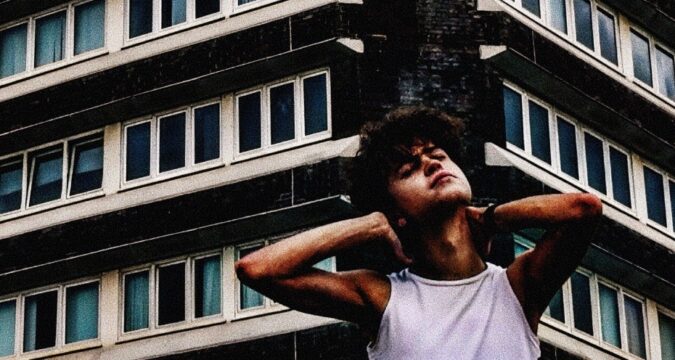 TOUR NEWS : Rising star Tom A. Smith coming to King Tut’s on 26 March