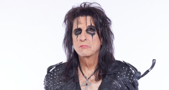 TOUR NEWS : Alice Cooper Announces Definitive Memoir ‘Devil on my Shoulder’ & UK Book Tour
