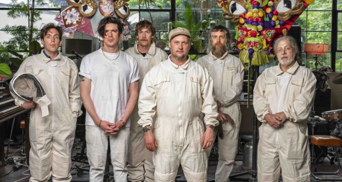 NEW SINGLE : MODEST MOUSE – share new track, ‘Third Side Of The Moon’.