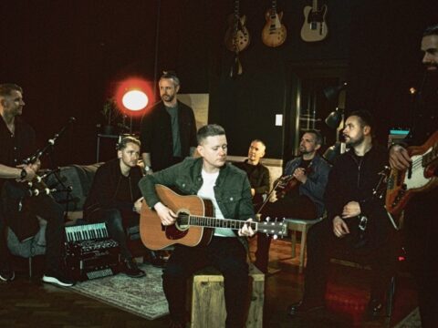 NEW SINGLE : Award-winning Celtic rockers SKERRYVORE follow-up first Top 40 LP with new album ‘Beautiful Mistakes,’ new single and November/December UK & Irish tour